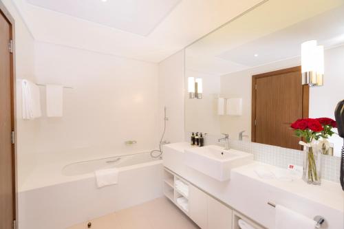 Imagen general del Apartahotel Adagio Abu Dhabi Al Bustan. Foto 1