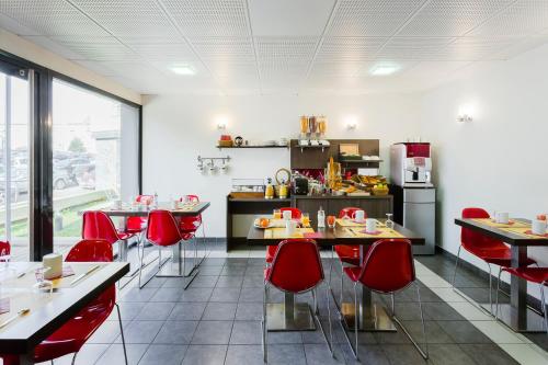 Imagen del bar/restaurante del Apartahotel Adagio Access Orléans. Foto 8