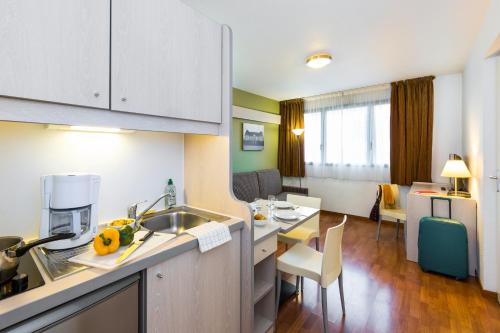 Imagen de la habitación del Apartahotel Adagio Access Rennes Centre. Foto 13