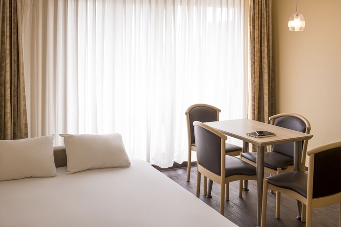 Imagen de la habitación del Apartahotel Adagio Geneve Mont Blanc. Foto 7