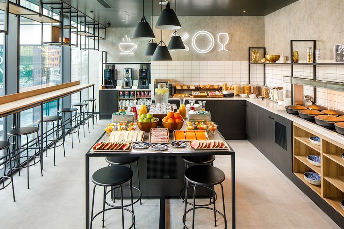 Imagen del bar/restaurante del Apartahotel Adagio London Sutton Point. Foto 4