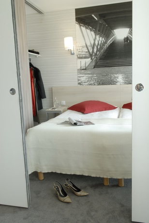 Imagen de la habitación del Apartahotel Adagio Paris Montrouge. Foto 11