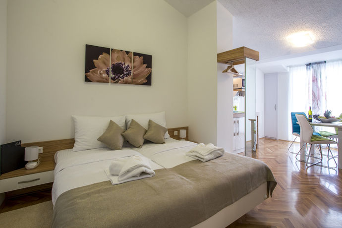 Imagen de la habitación del Apartahotel Adrion. Foto 7