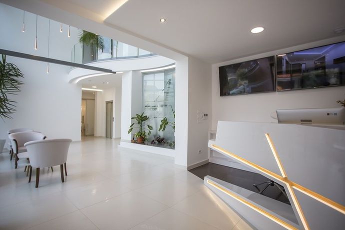 Imagen de los interiores del Apartahotel Adrion. Foto 12