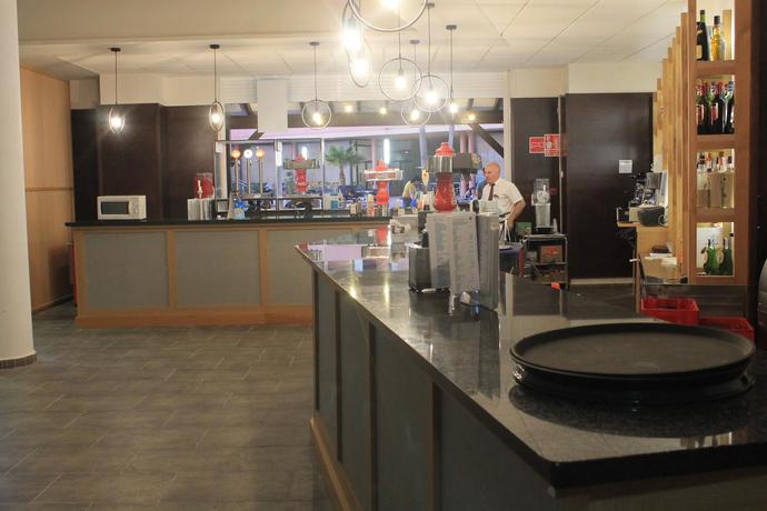 Imagen general del Apartahotel Advise Reina. Foto 9