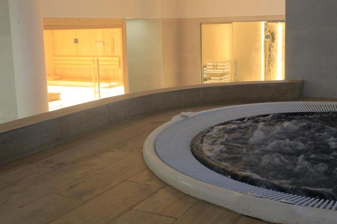 Imagen general del Apartahotel Advise Reina. Foto 11