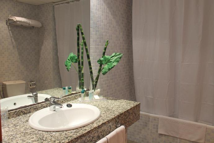 Imagen general del Apartahotel Advise Reina. Foto 15