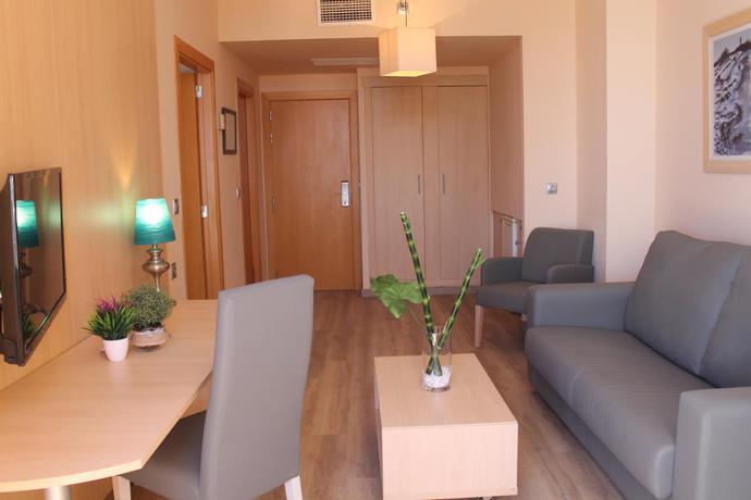 Imagen general del Apartahotel Advise Reina. Foto 16