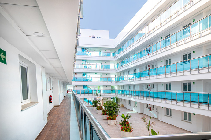 Imagen de los interiores del Apartahotel Alcossebre Sea Experience. Foto 18