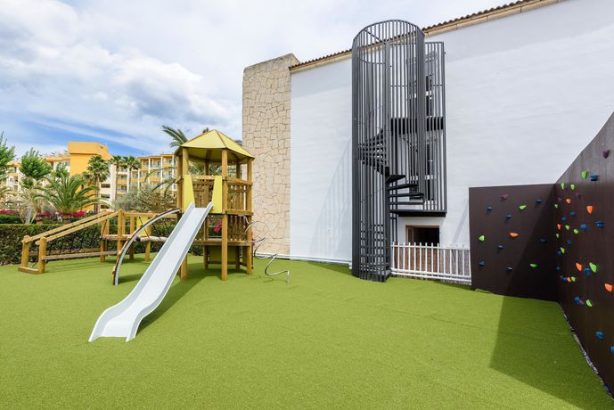 Imagen de los interiores del Apartahotel Alcudia Garden Aparthotel. Foto 13