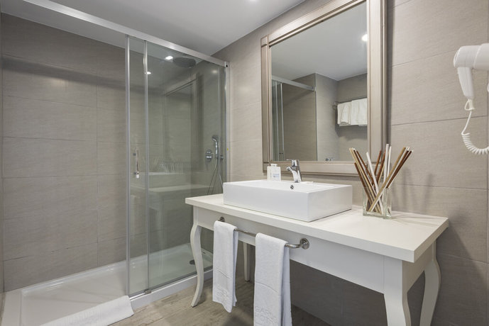 Imagen de la habitación del Apartahotel Alcudia Garden Aparthotel. Foto 5