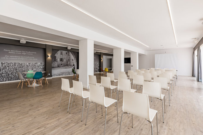 Imagen de los interiores del Apartahotel Alcudia Garden Aparthotel. Foto 16