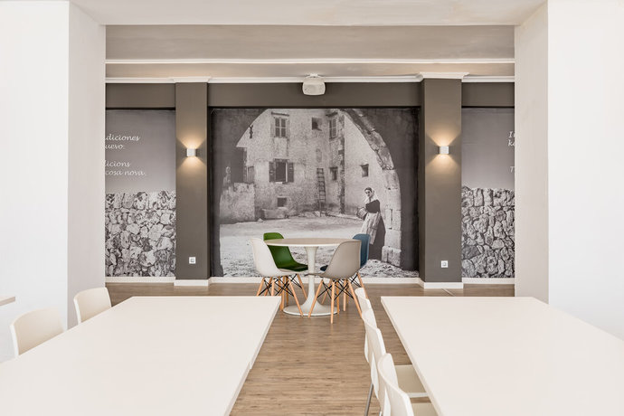 Imagen de los interiores del Apartahotel Alcudia Garden Aparthotel. Foto 18