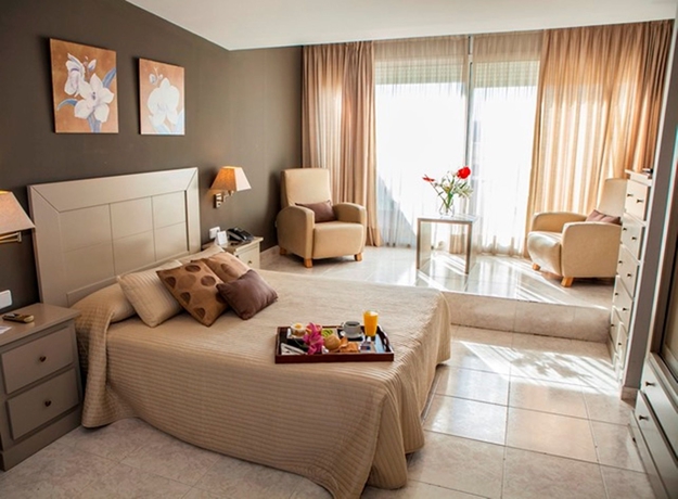 Imagen de los exteriores del Apartahotel Alexandra, Tarragona. Foto 5