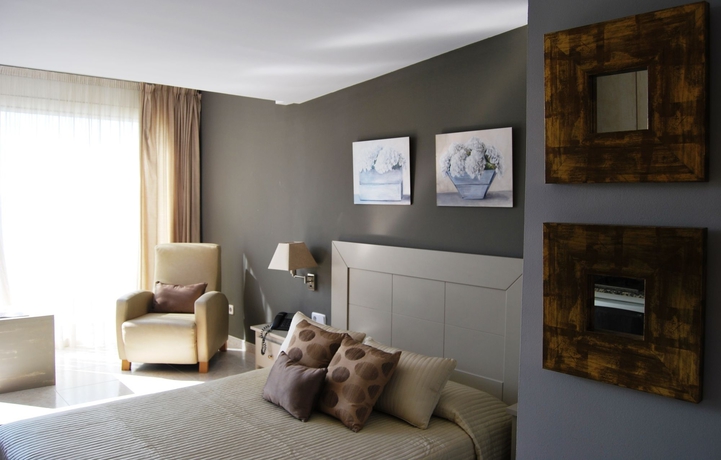 Imagen de los exteriores del Apartahotel Alexandra, Tarragona. Foto 7