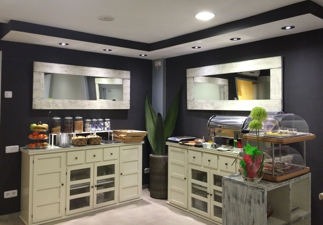 Imagen del bar/restaurante del Apartahotel Alexandra, Tarragona. Foto 2