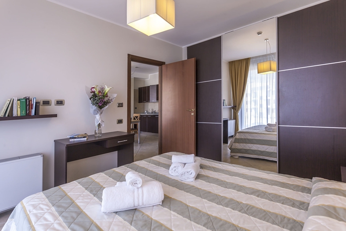 Imagen de la habitación del Apartahotel Anghel. Foto 14