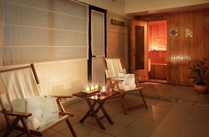 Imagen de la piscina del Apartahotel Apart Hotel & Spa Congreso. Foto 12