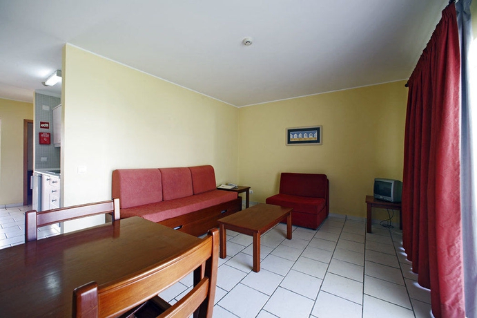 Imagen del bar/restaurante del Apartahotel Apartamentos Turísticos Pateo Village. Foto 3