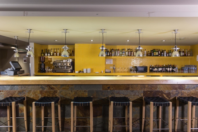 Imagen del bar/restaurante del Apartahotel Apartaments Shusski. Foto 11