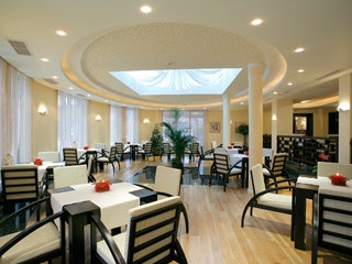 Imagen del bar/restaurante del Apartahotel Aparthouse Borovo. Foto 2