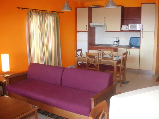 Imagen de los interiores del Apartahotel Apartments El Cerrito. Foto 4