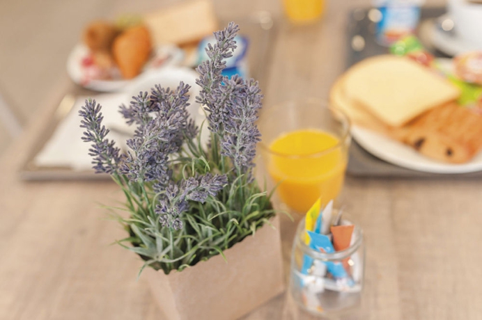 Imagen del bar/restaurante del Apartahotel Appart'City Confort Niort Centre. Foto 5