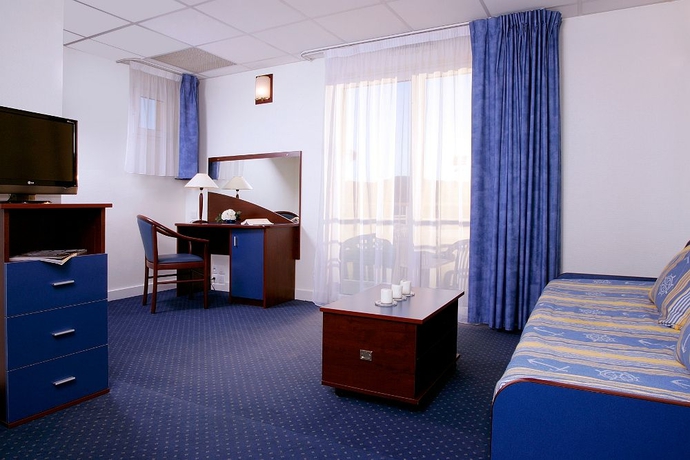 Imagen de los interiores del Apartahotel Appart'city Classic Antibes. Foto 9