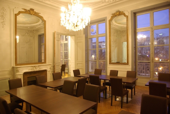 Imagen del bar/restaurante del Apartahotel Appart'h&ocirc;tel Odalys City - Montpellier Centre Gare Saint Roch. Foto 3