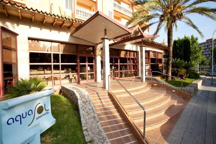 Imagen general del Apartahotel Aquasol, Palmanova. Foto 14