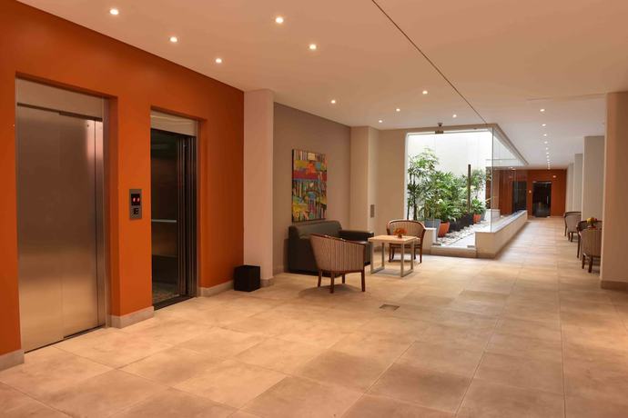 Imagen de los interiores del Apartahotel Arc Arenales Studios and Suites. Foto 20