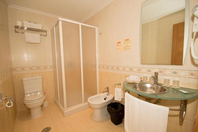 Imagen de la habitación del Apartahotel Arenteiro. Foto 4