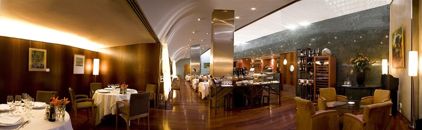 Imagen del bar/restaurante del Apartahotel Atenea Barcelona. Foto 4