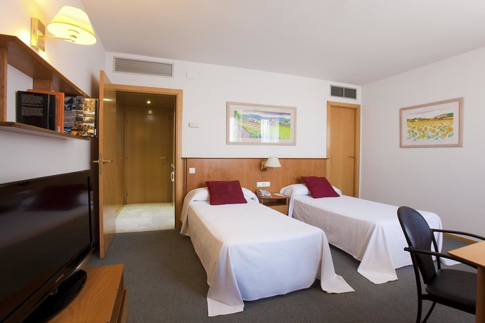 Imagen de la habitación del Apartahotel Atenea Valles. Foto 6