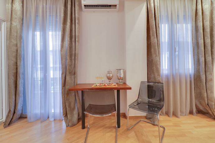 Imagen de la habitación del Apartahotel AthiNN Residence. Foto 19