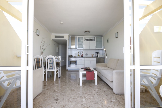 Imagen de los interiores del Apartahotel Atlantic Beach Club. Foto 14