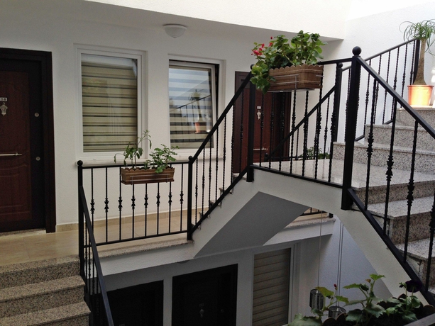 Imagen de los exteriores del Apartahotel Atrium Suites. Foto 10