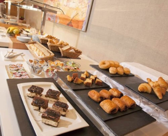 Imagen del bar/restaurante del Apartahotel Attica 21 As Galeras. Foto 3