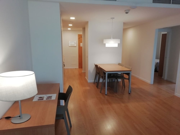 Imagen de la habitación del Apartahotel Aura Park Fira Barcelona. Foto 13