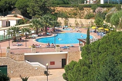 Imagen de la piscina del Apartahotel Balaia Plaza. Foto 18