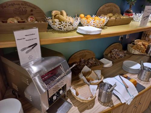 Imagen general del Apartahotel B&B HOME Caen Centre Gare. Foto 11