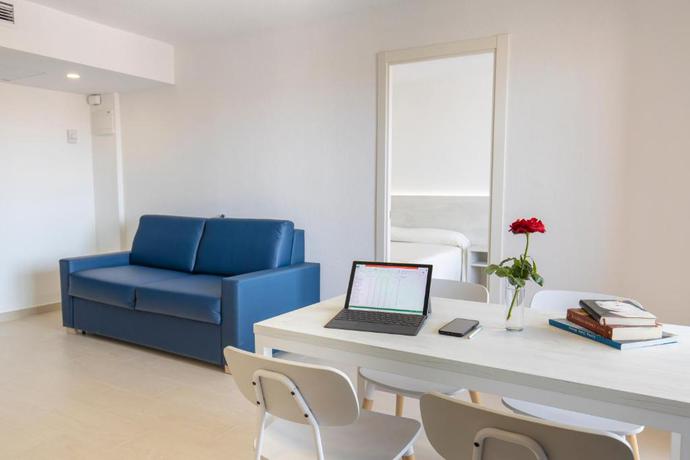 Imagen de la habitación del Apartahotel Bcl Levante Lux. Foto 9