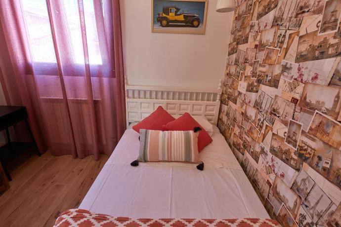 Imagen de la habitación del Apartahotel Belchite. Foto 8