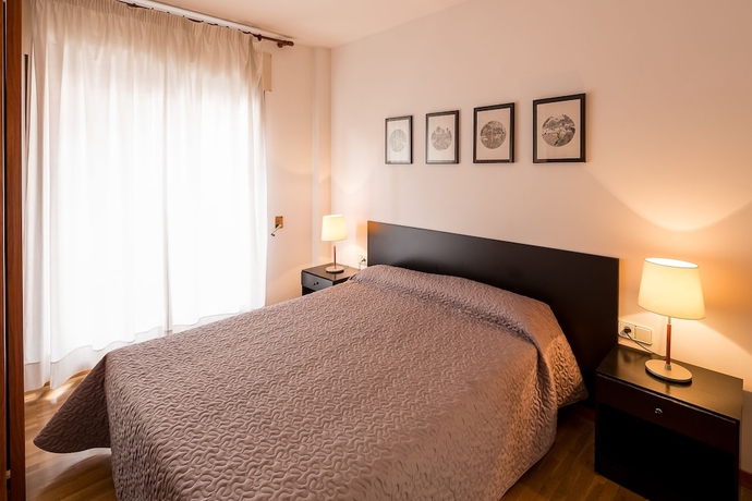 Imagen de la habitación del Apartahotel Bertran. Foto 4