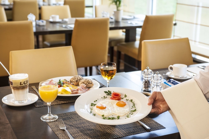 Imagen del bar/restaurante del Apartahotel Best Western Conference Airporthotel Frankfurt Mörfelden. Foto 2