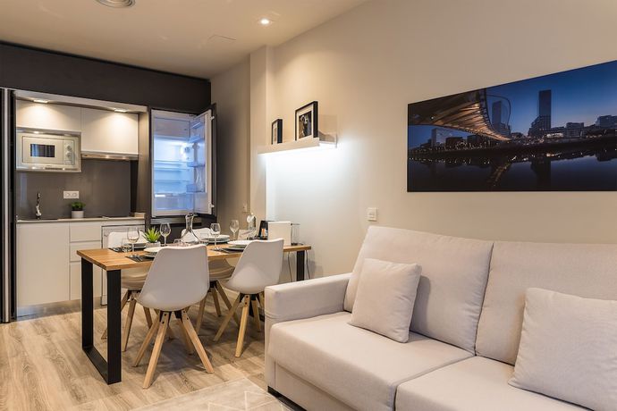 Imagen de la habitación del Apartahotel Bilbao City Center By Abba Suites. Foto 10