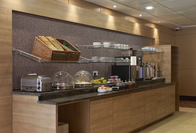 Imagen del bar/restaurante del Apartahotel CITADINES BARBICAN. Foto 5