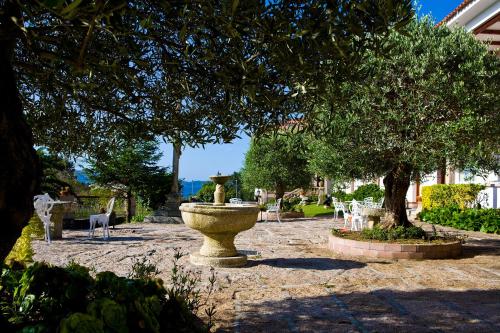 Imagen de los exteriores del Apartahotel Cabicastro. Foto 5