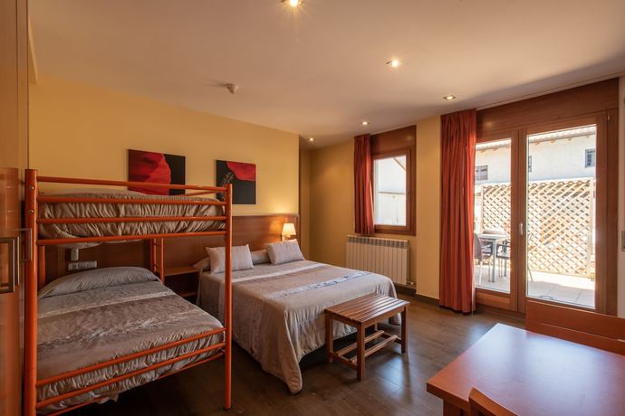 Imagen de la habitación del Apartahotel Cal Mar&ccedil;al. Foto 2