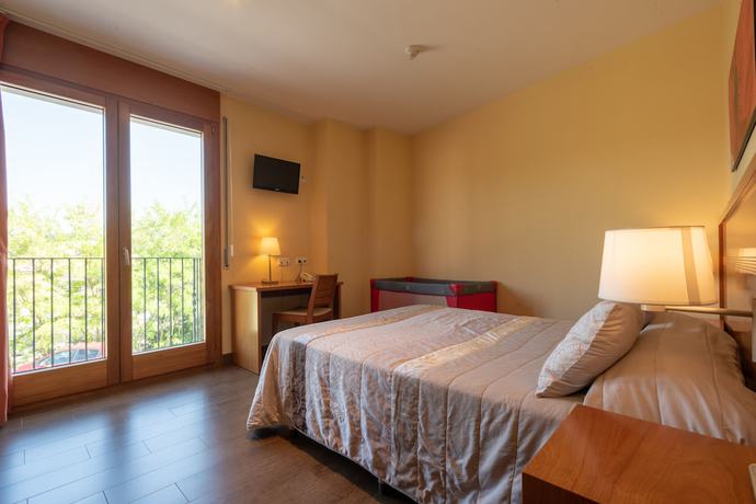 Imagen de la habitación del Apartahotel Cal Mar&ccedil;al. Foto 12